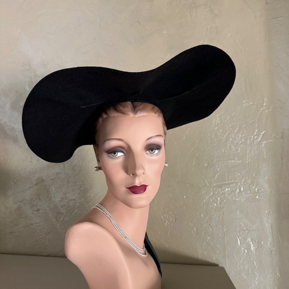 SUMPTUOUS 1940\'s BLACK WIDE BRIM HAT + BLACK/IVORY TRIM,  FEATHERS  & STREAMERS main image 7